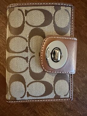 Coach Brown/Tan Signature Canvas Turnlock Card Wallet